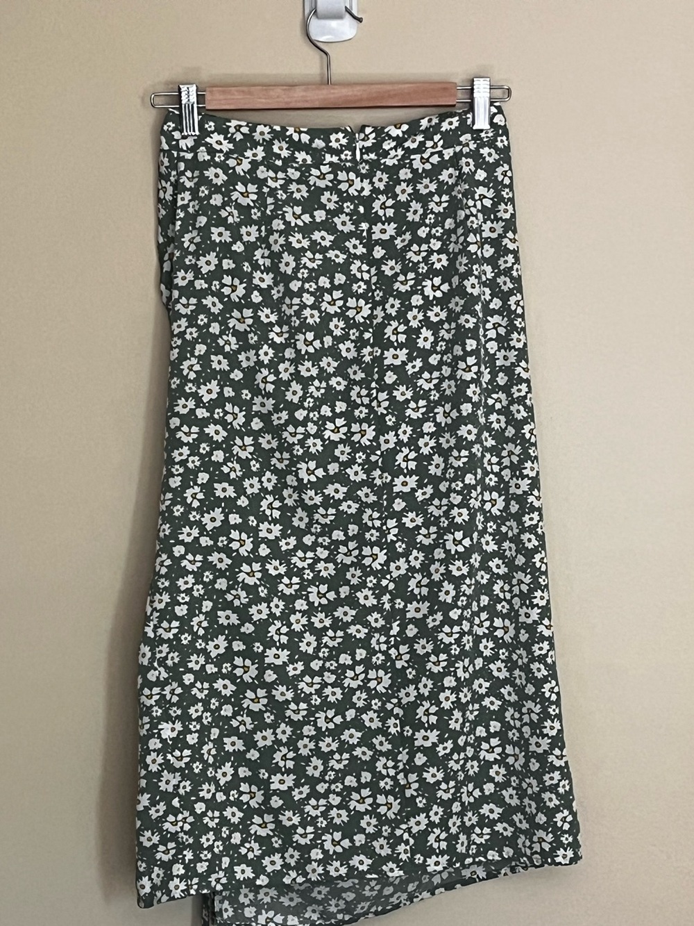 Floral Print Skirt - Picture 2 of 6